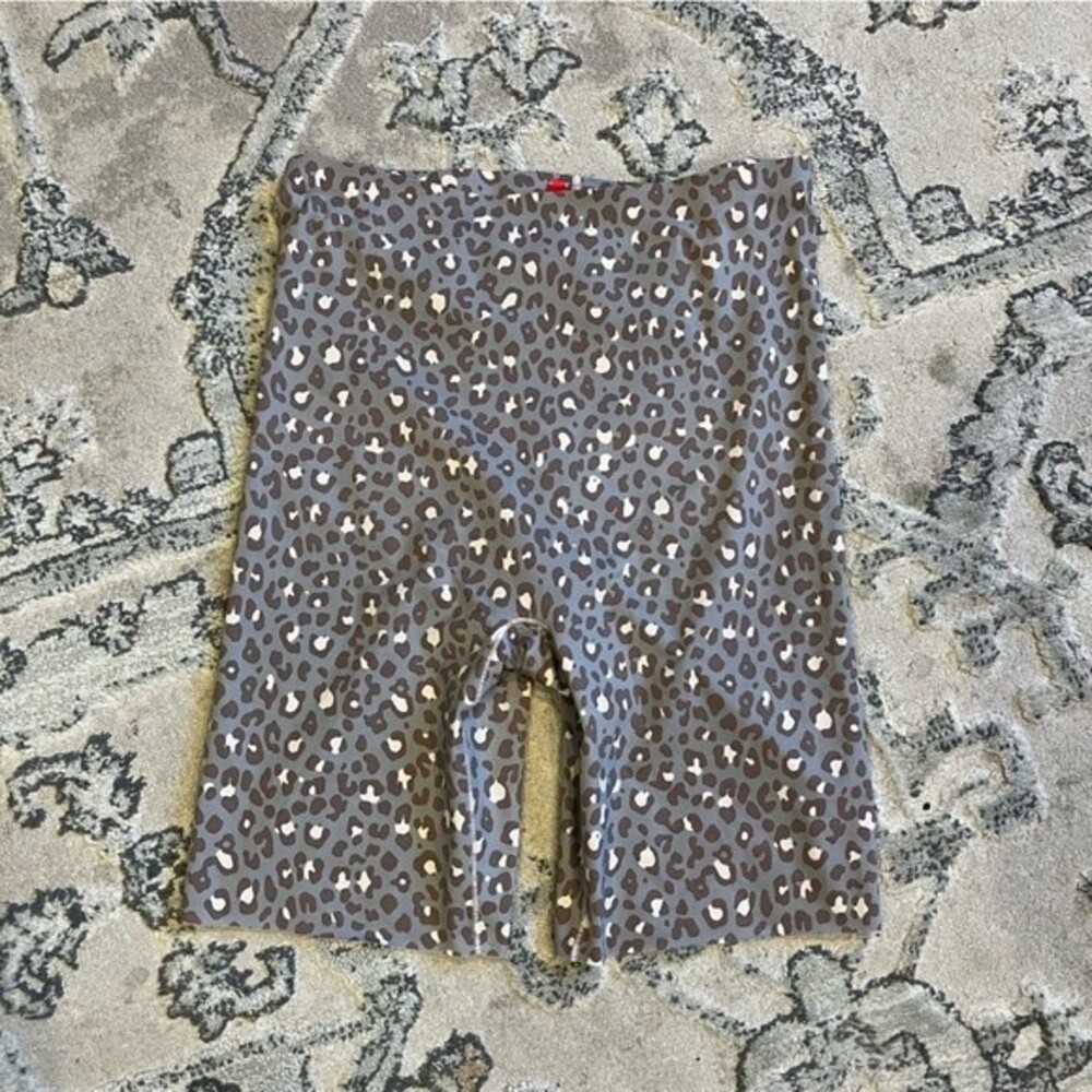 Spanx Shorts Leopard Print Size S - image 1